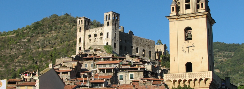 ORANGEFARBENE FLAGGE DÖRFER TOUR IN LIGURIEN Dolceacqua